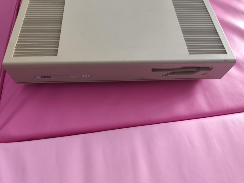 Atari Mega ST2 z klawiaturą oryginalny zestaw