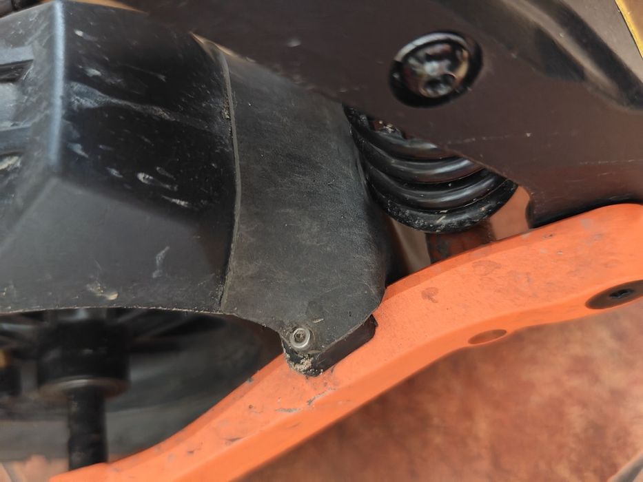 Kukirin G2 pro 2024, osłony amortyzatorów, błotniki od wody