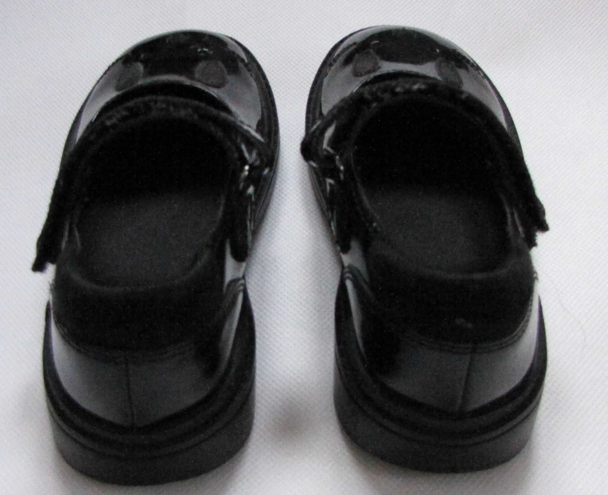 Marks&Spencer czarne lakierowane buty dla dziewczynki skóra naturalna