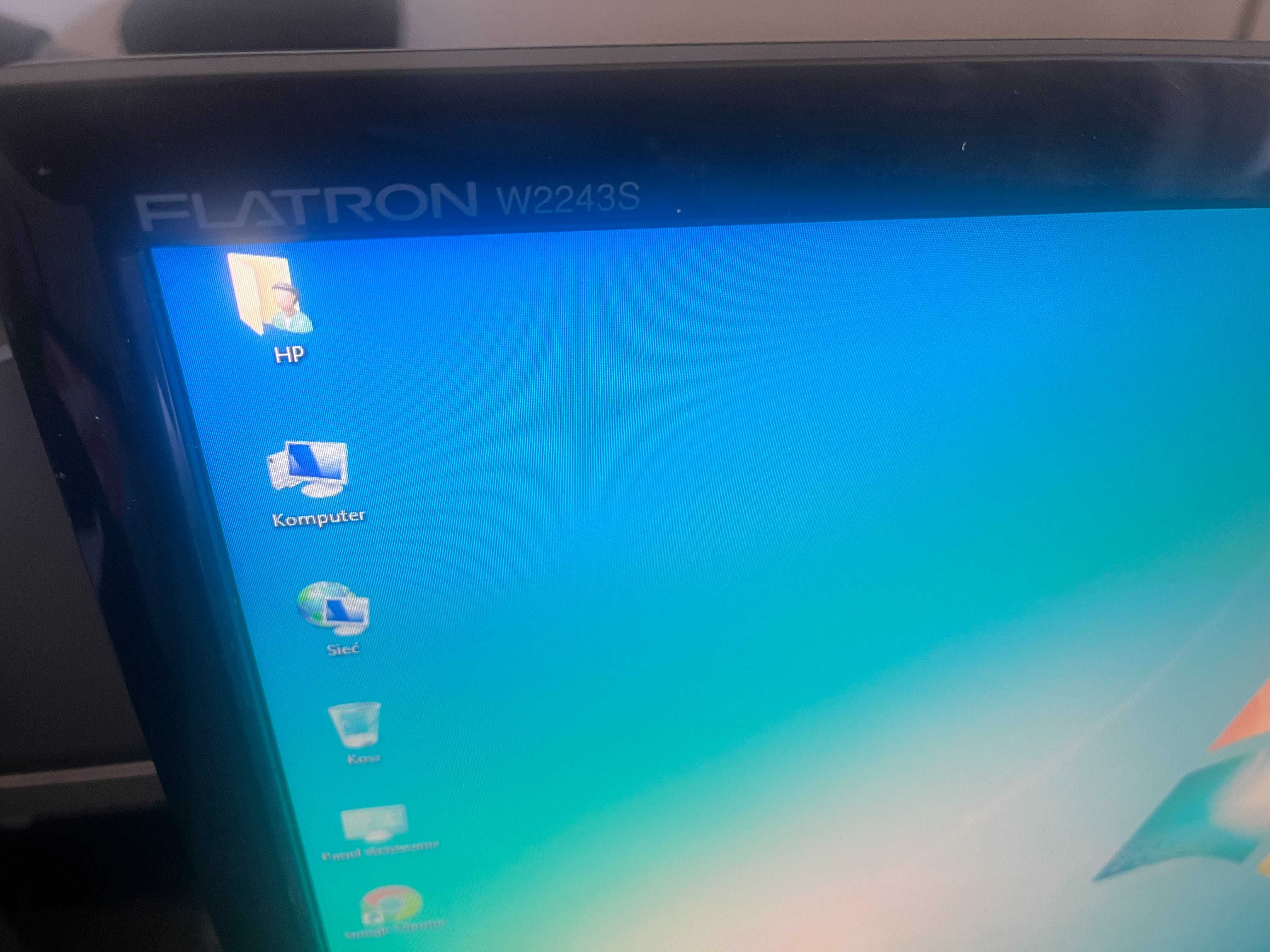 Komputer HP i3 z monitorem LG 22cale
