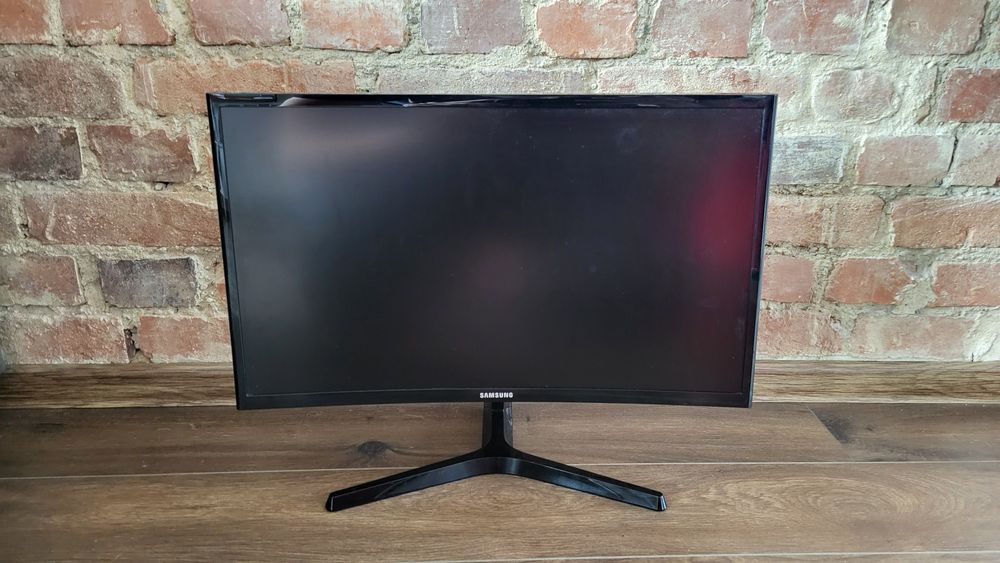 Monitor Samsung CF396 24 cali 60 hz stan bardzo dobry