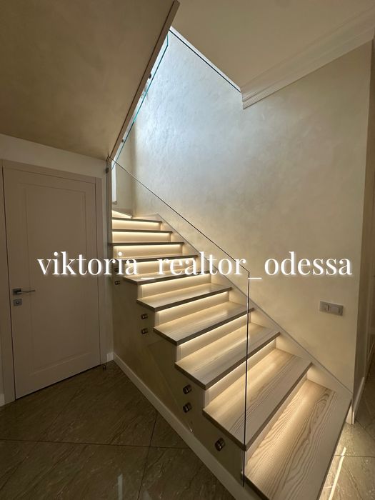 Частный дом на Фонтане с бассейном!ремонт,мебель и техника!Чубаевка!