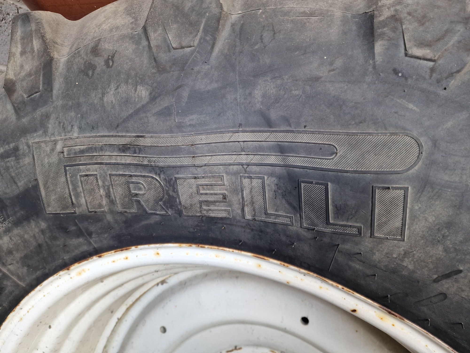 Koła 710/70 R38 Pirelli TM800 Felgi Opony New Holland T7000 Case Puma