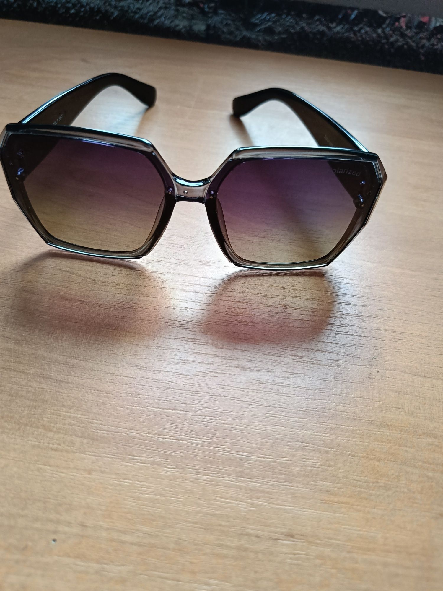 Продам очки солнцезащитные