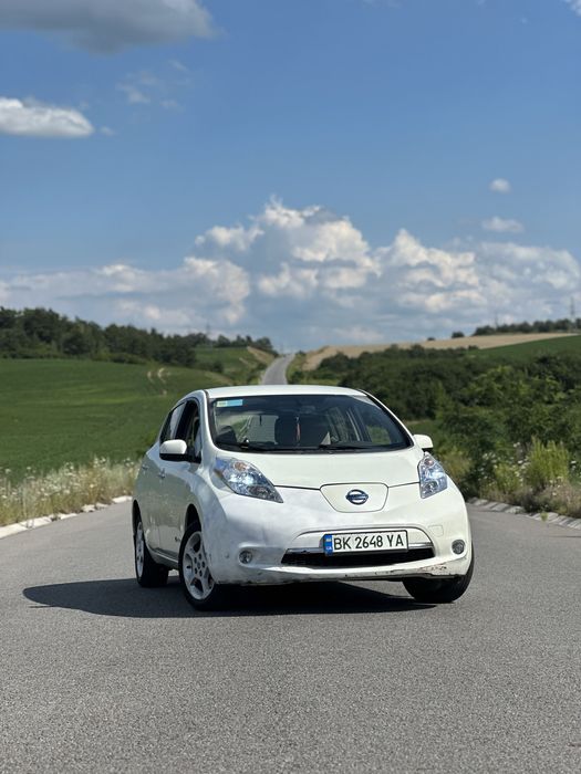Продам Nissan Leaf