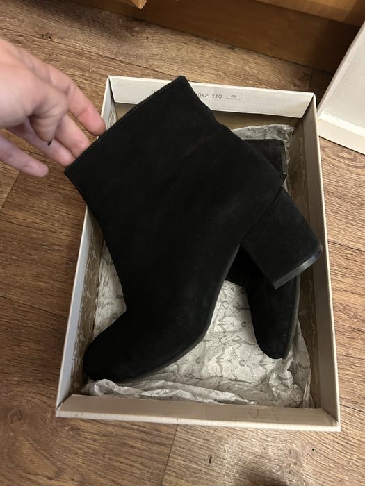 Замшеві ботінки Clarks