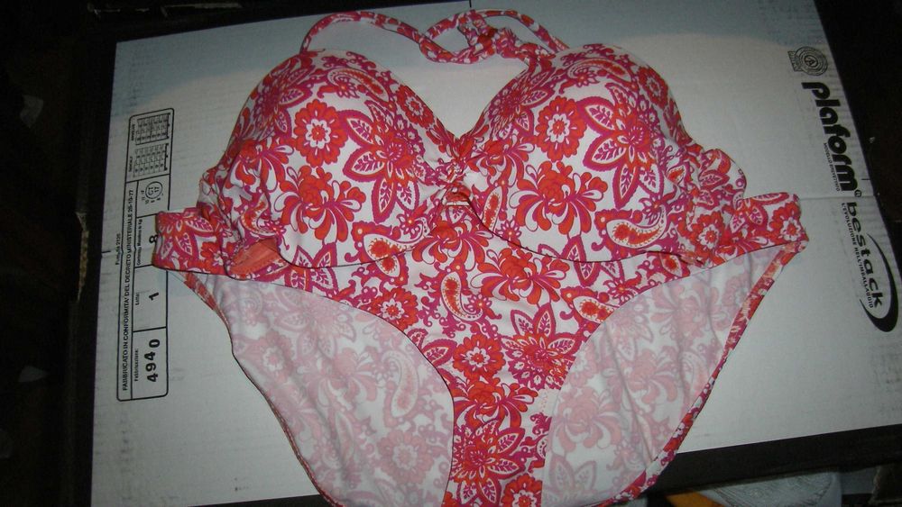 nowy strój kąpielowy w kwiaty roz.44/46