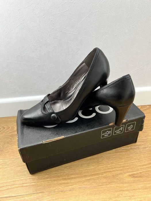 Жіночі шкіряні туфлі Ecco city bristol petit strap 37 розмір