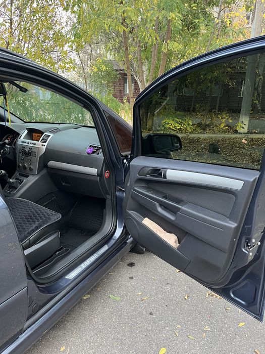 Продам свой семейный автомобиль в очень хорошем состоянии