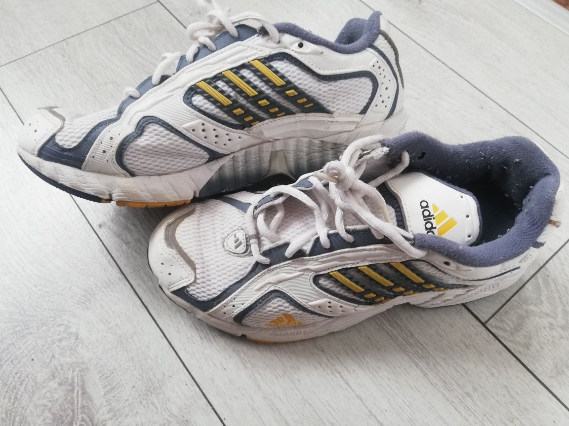 Buty sportowe bardzo zadbane