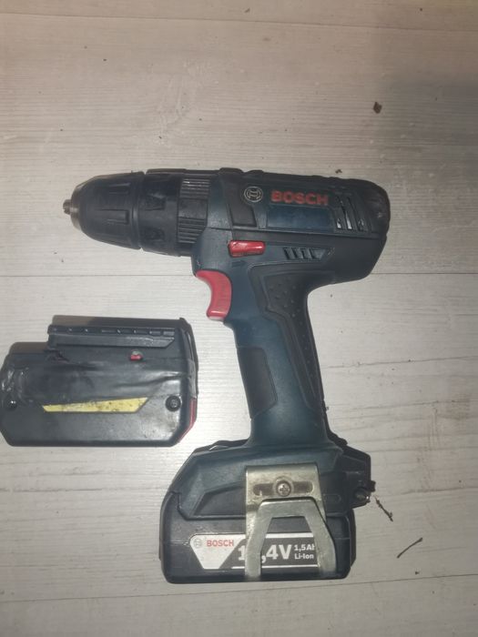 Wkrętarko-wiertarka z udarem Bosch 14.4v dwie baterie  Li-Ion Mocna
