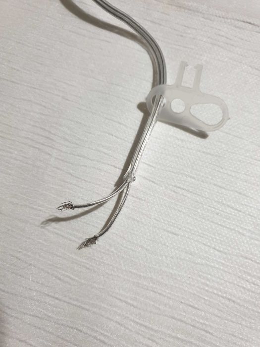 Candeeiro de teto, branco, em bom estado, casquilho E27