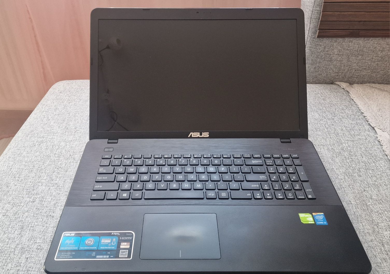 Laptop ASUS F751L 17.3"
