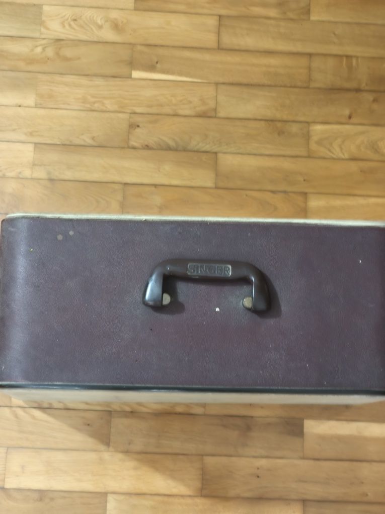 Maquina de costura Singer 169B