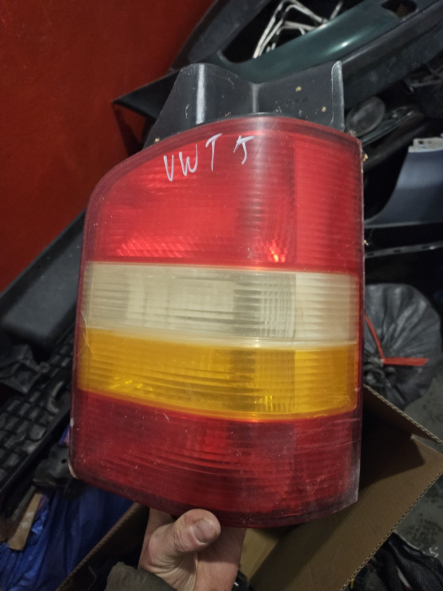 Vw T5 lampa lewa prawa tył tylna skrzydełka