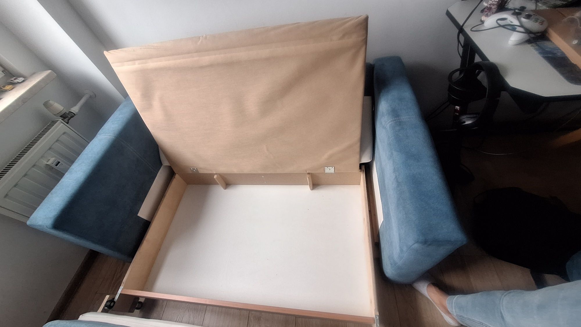 Szafa +KOMODA.+ Sofa