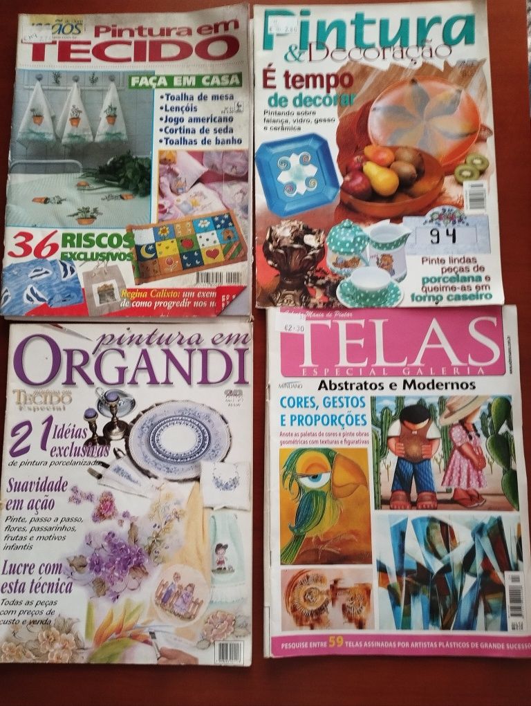 Várias revistas de crochê e pintura em tecido