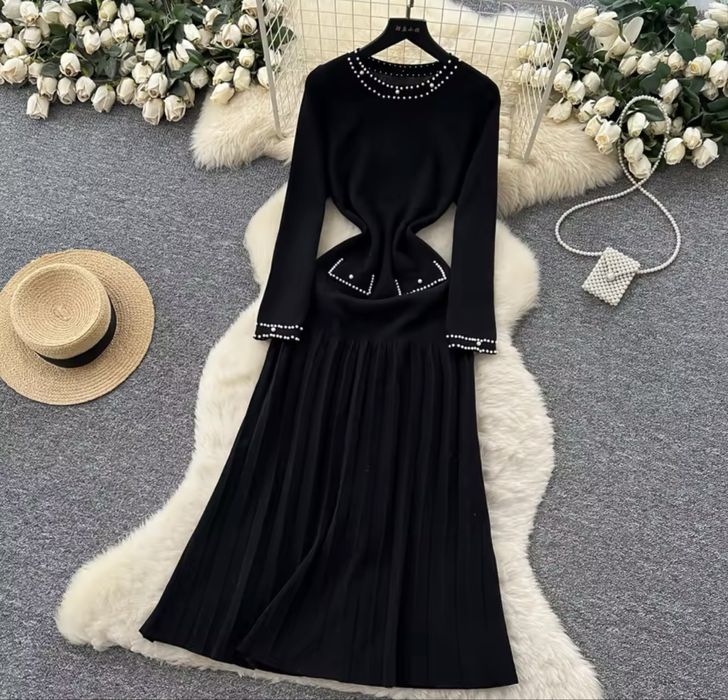 Трикотажна   сукня міді