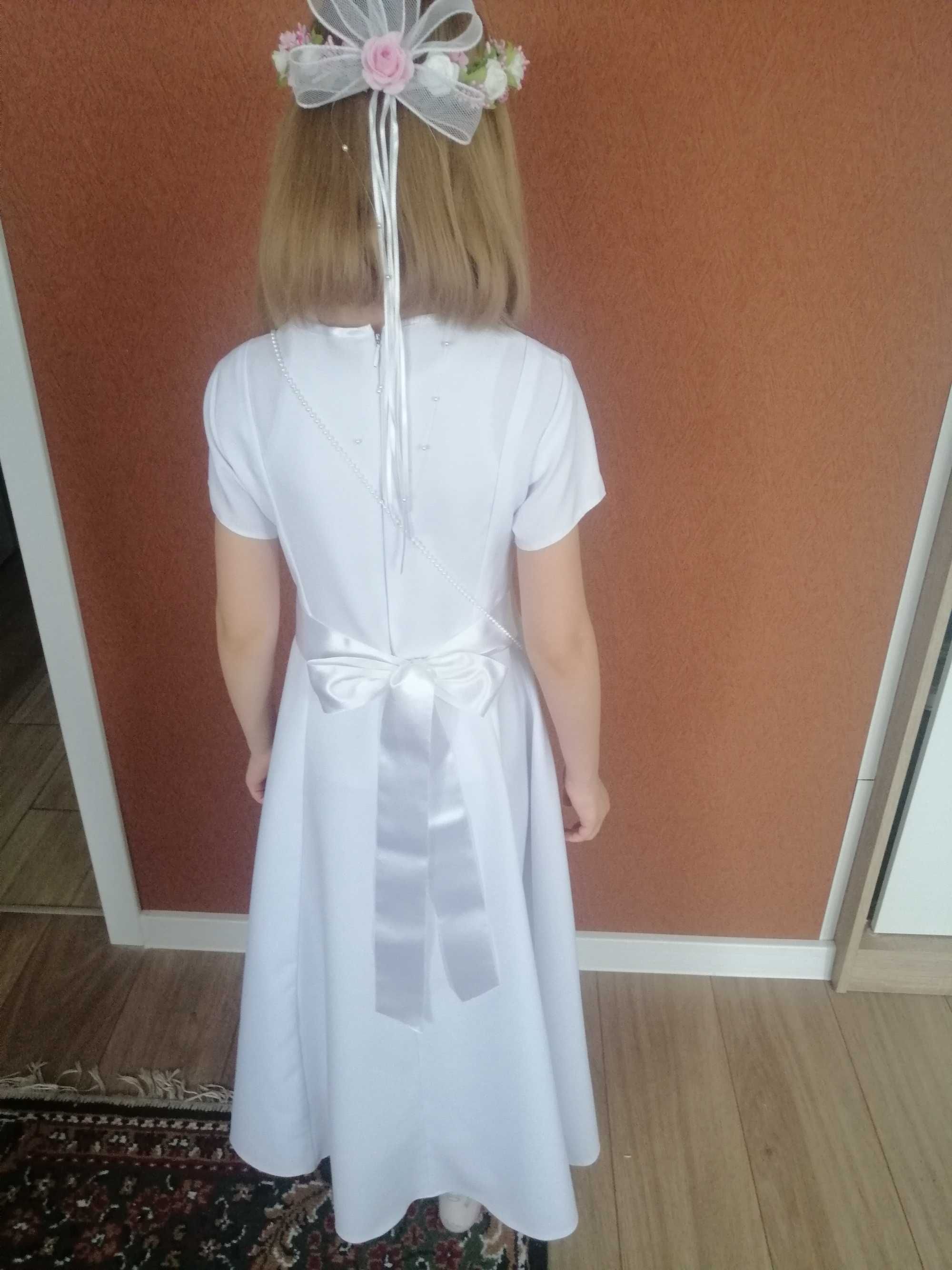 Alba komunijna z dodatkami.