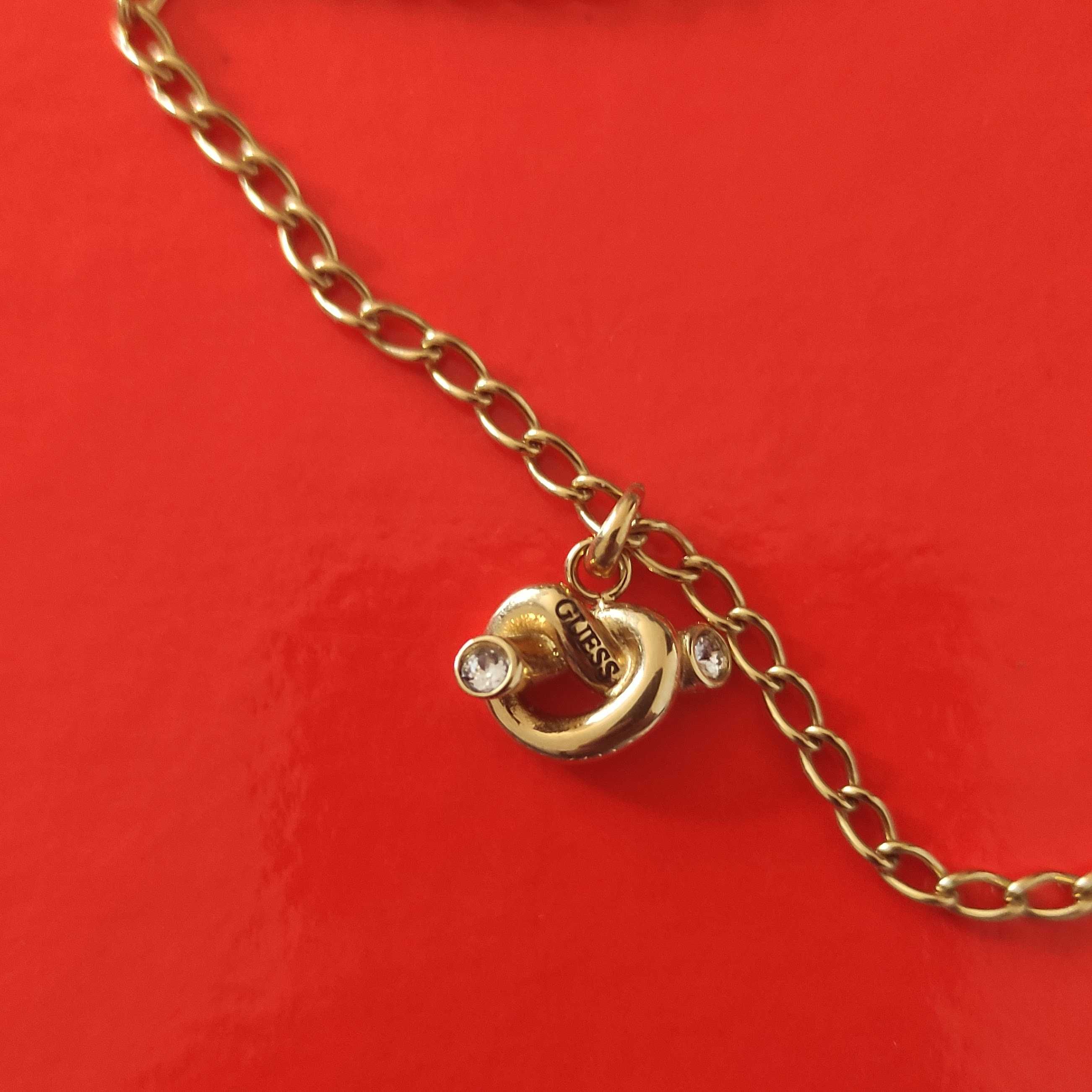 Colar dourado Guess