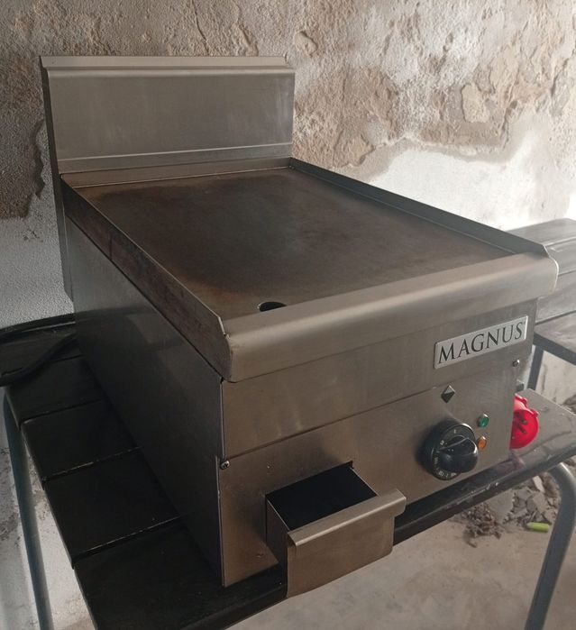 Grelha / Chapa semi nova