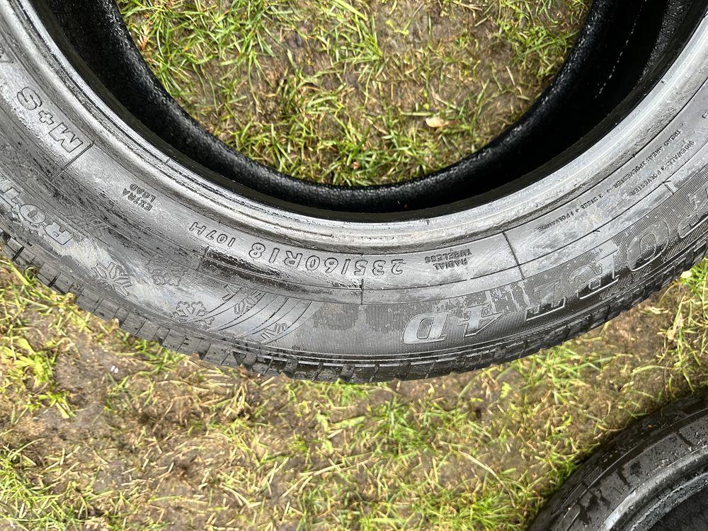 235/60/18 Dunlop