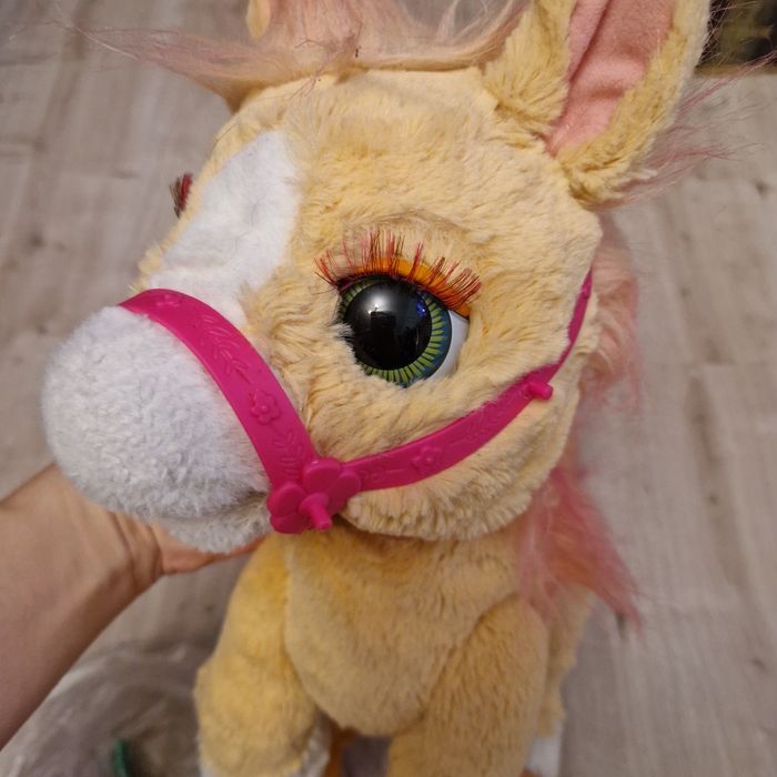 Cynamonka Interaktywny konik Hasbro dźwięk ruchy