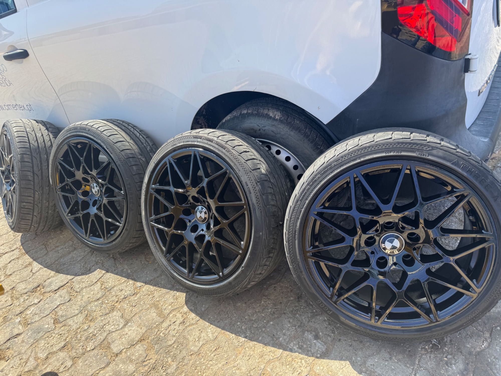 Jogo de jantes  BMW Aro 18 – 5x120 – ET J8 – Pneus em Ótimo Estado