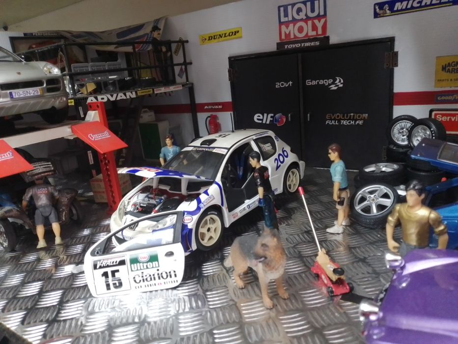 Miniatura 1/18 peças " Peugeot 206 WRC"
