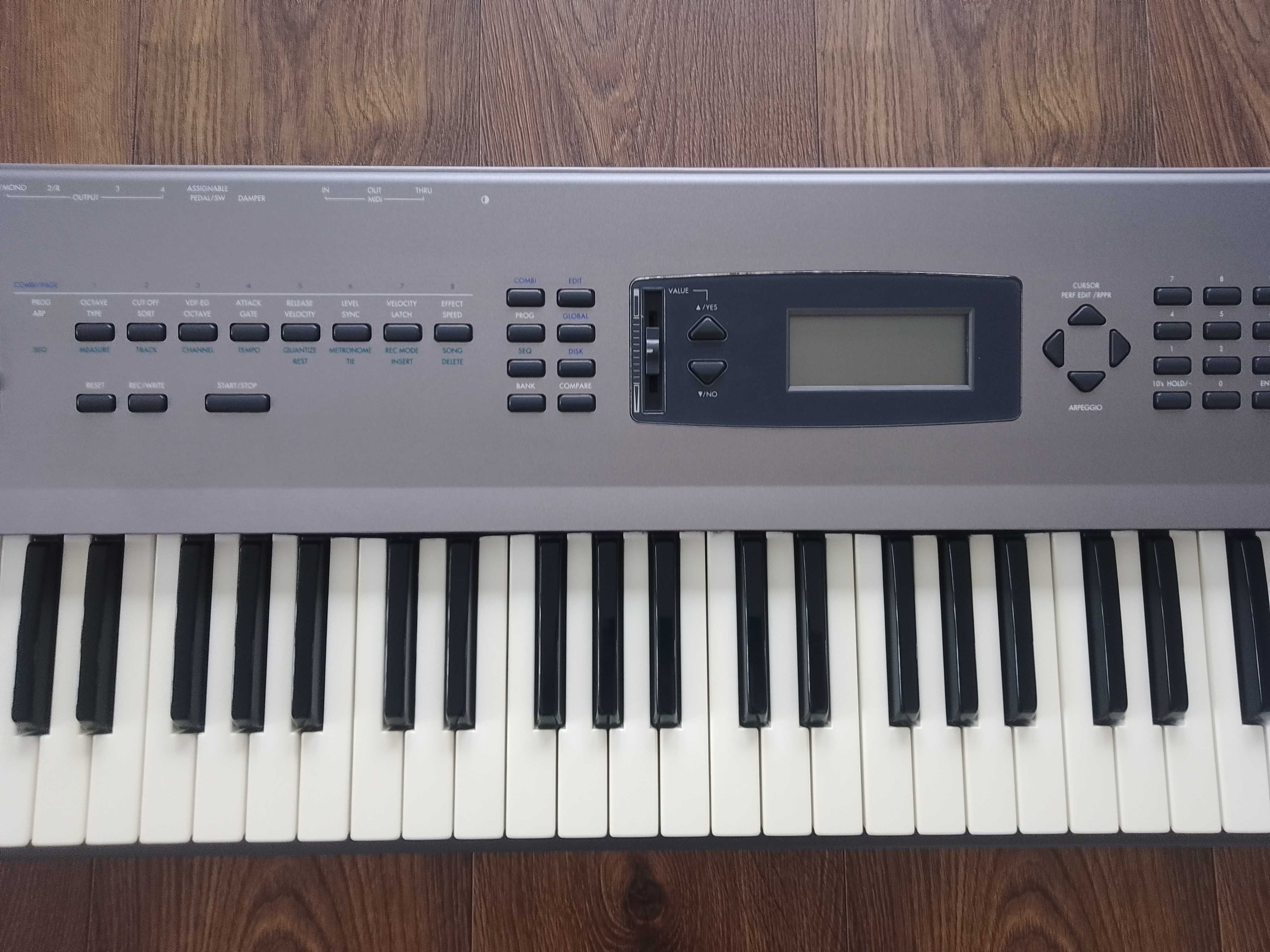 Korg N264 plus hardcase