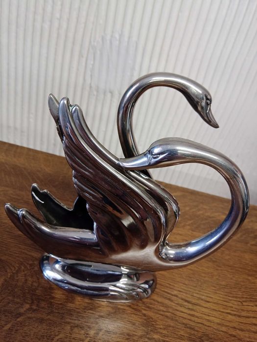Serwetnik metalowy srebrny łabędzie