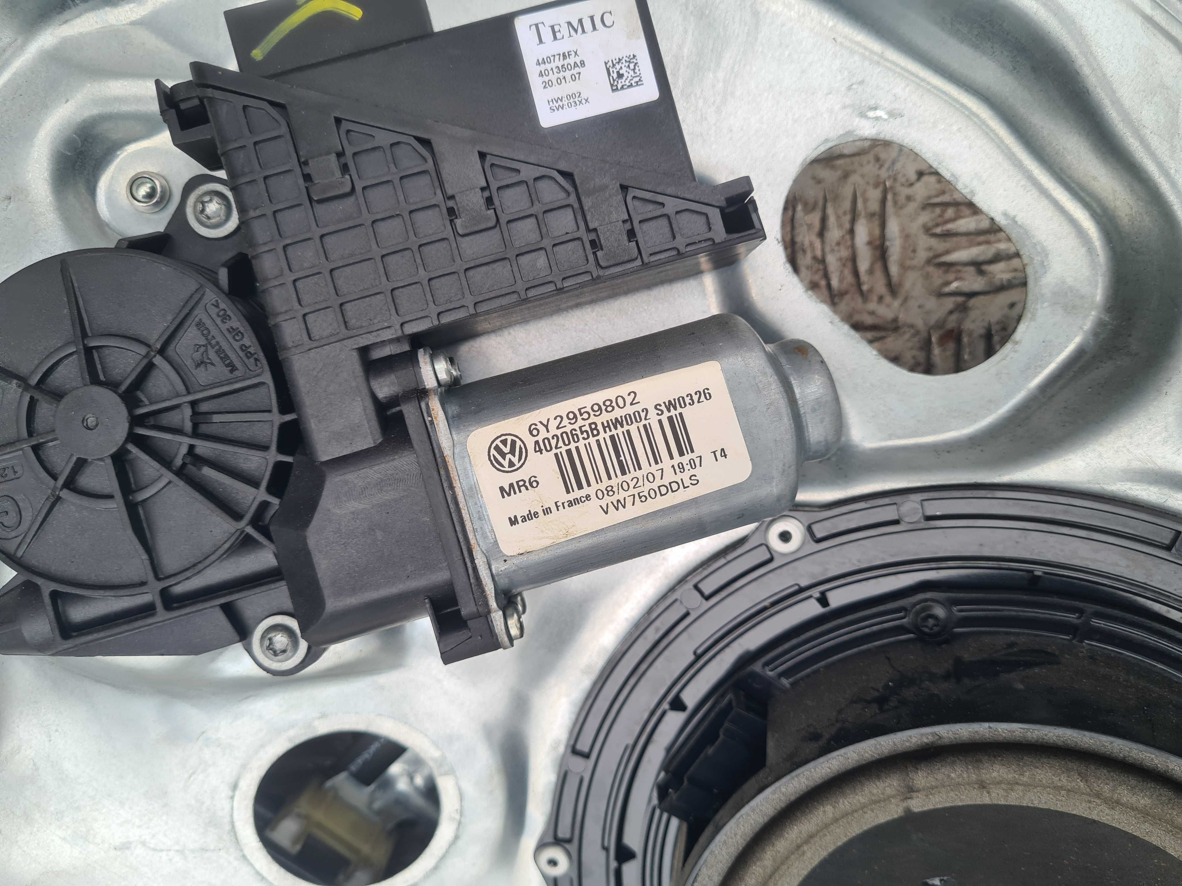 VW Transporter T5 2.5 07r mechanizm podnośnik szyby lewy przód