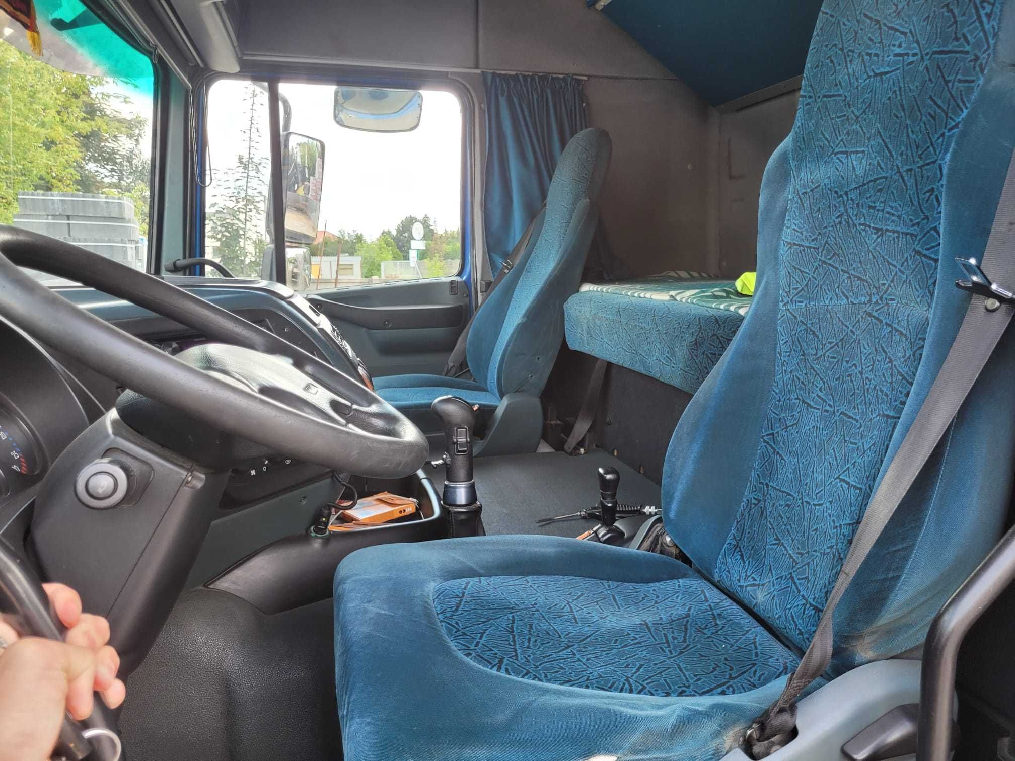 Ciężarówka burtowa DAF AS 95 XF z HDS + przyczepa (zestaw)