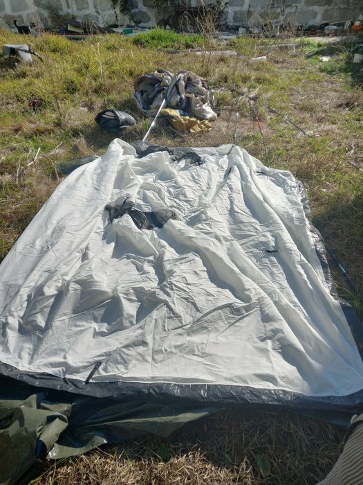 Tenda Quechua em bom estado
