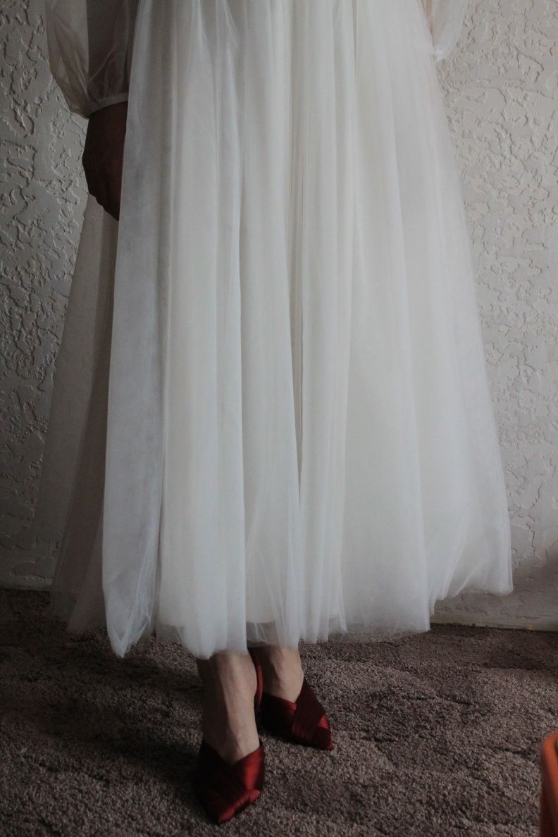 Весільна Сукня Міді М