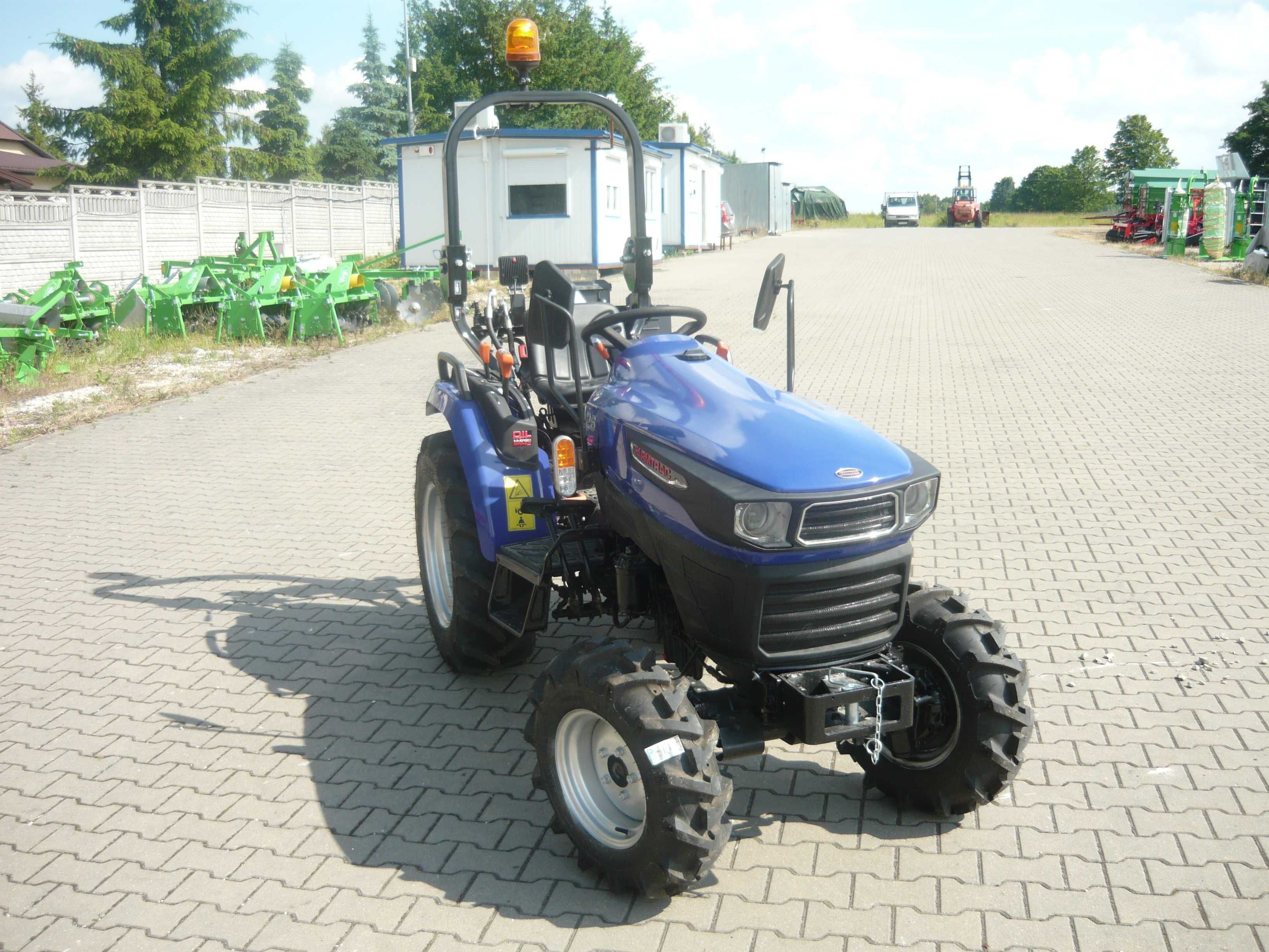 Ciągnik rolniczy Farmtrac 26km 4WD Kubota 26