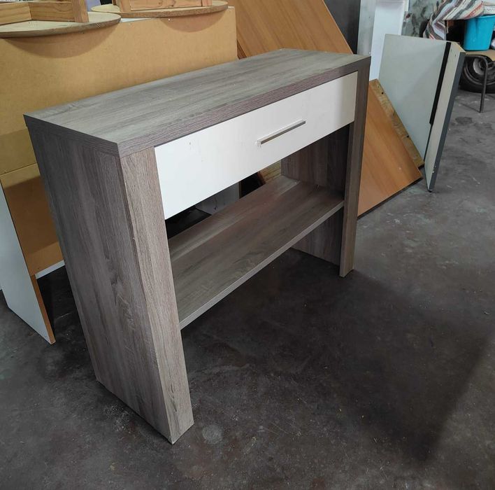 Consola Moderna – Design Minimalista e Funcional!