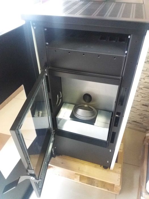Piecyk kominek na pellet FUTURA DGP 12kW - najlepszy model ARTEL-a