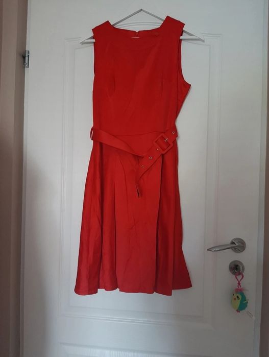 Czerwona sukieneczka