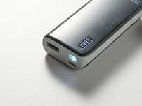 Powerbank 4400mAh com lanterna integrada