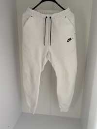 Штани nike tech fleece