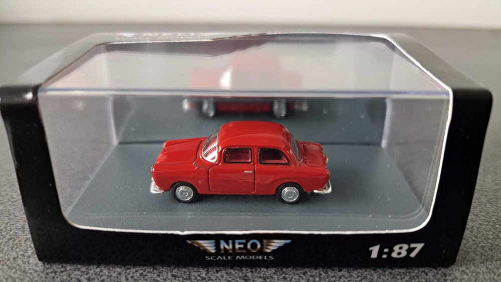 Isar T700 NEO czerwony skala 1:87 H0