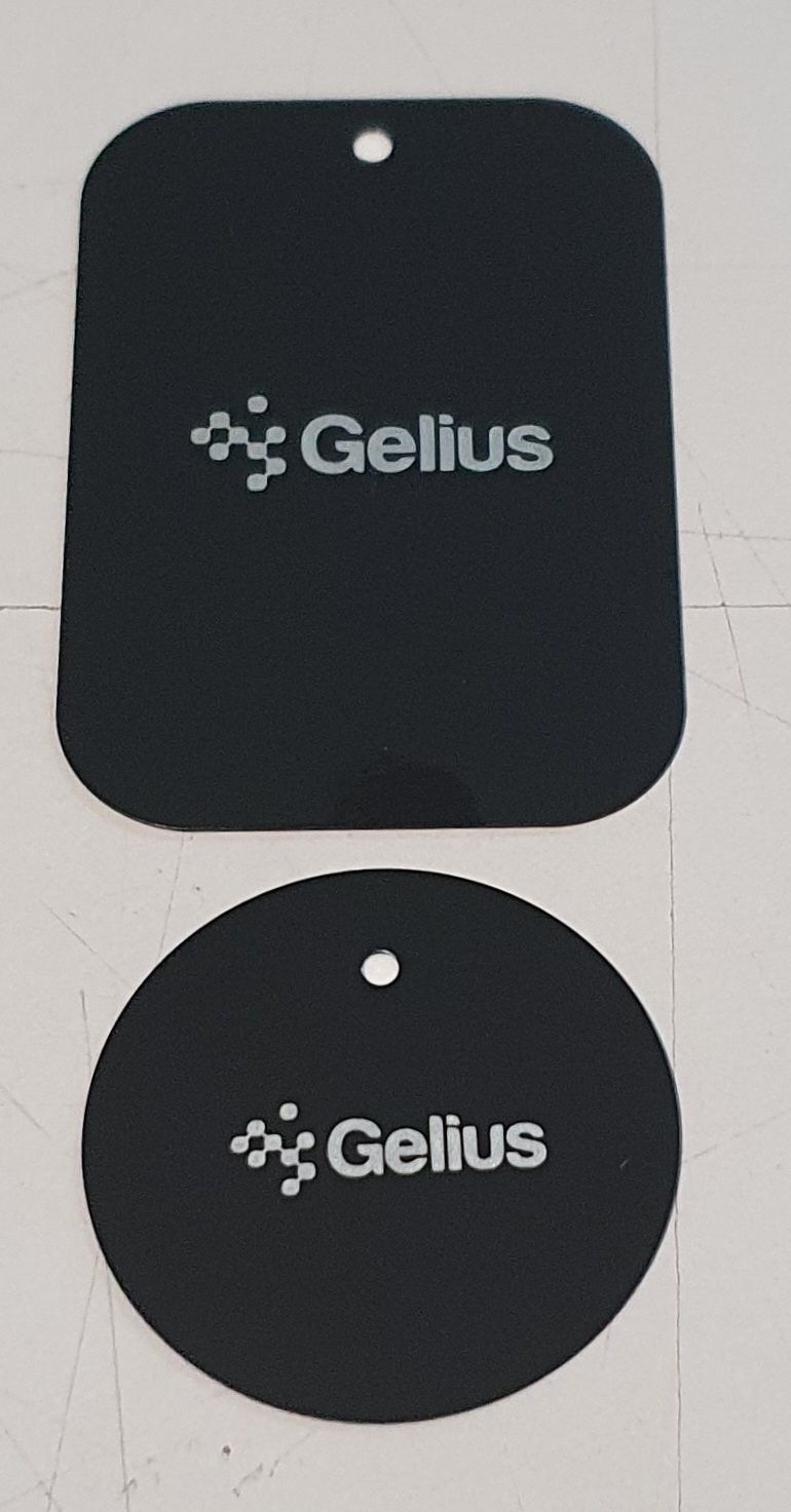 Комплект магнітних пластин Gelius для тримання смартфона в автомобілі.