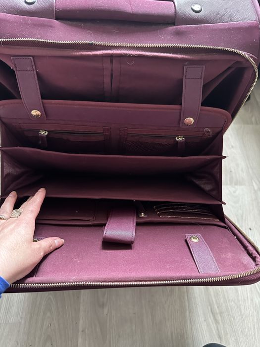 Чемодан дорожний