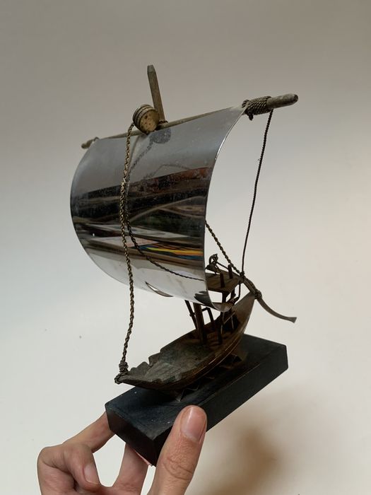 Barco estatueta