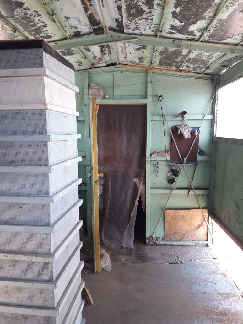 Продається  бджоло-павільйон.Ціна 2000$.