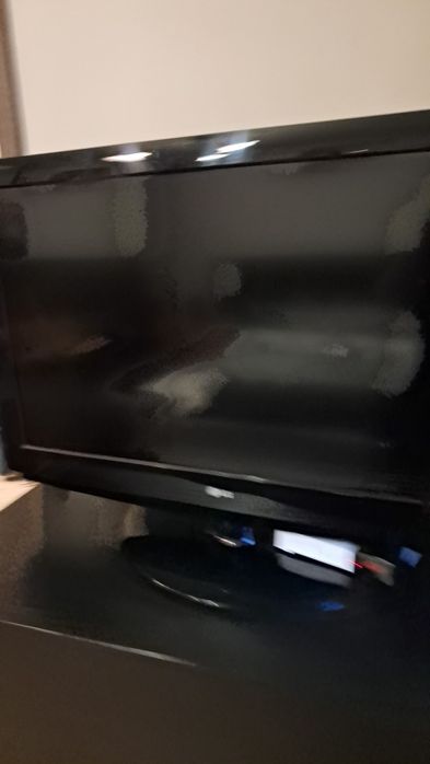 Telewizor   okolo 40 cali