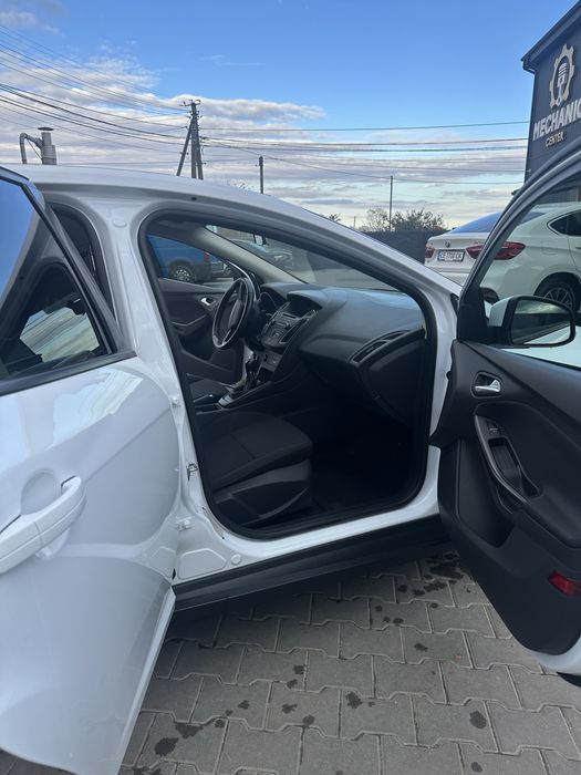 Ford Focus 2017 3(FL) 1.6 бензин 105 к.с. MT