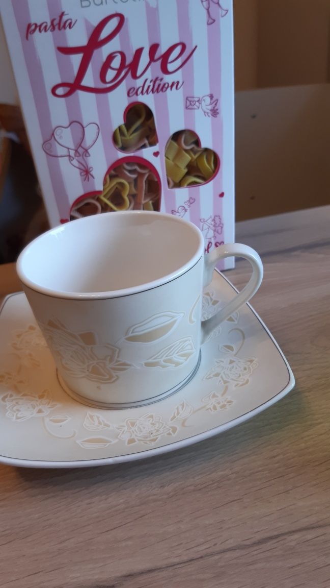 Filizanka z talerzykiem design Altom