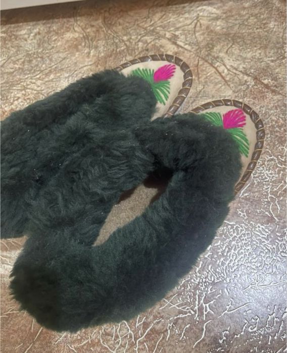 Нові капці на овчині,розпродажа)